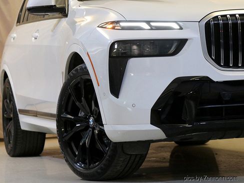 Certified 2023 BMW X7 xDrive40i w/ M Sport Package image 4
