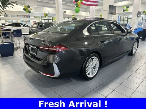Used 2024 BMW 530i w/ Premium Package image 37