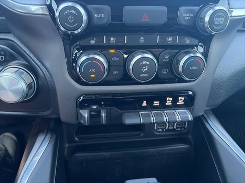 Used 2022 RAM 1500 Laramie AWD/4WD image 23
