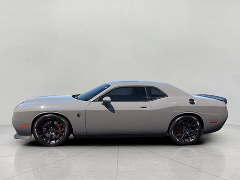 Used 2019 Dodge Challenger SRT Hellcat Redeye RWD image 4