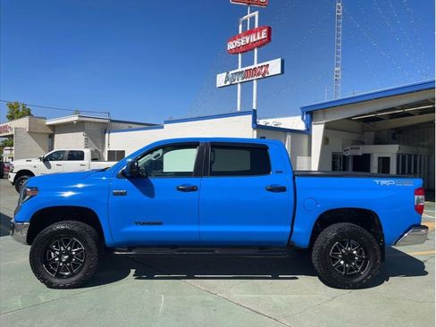 Used 2020 Toyota Tundra SR5 w/ TRD Off-Road Package image 11