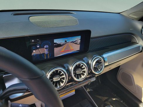 Certified 2025 Mercedes-Benz GLB 250 image 33