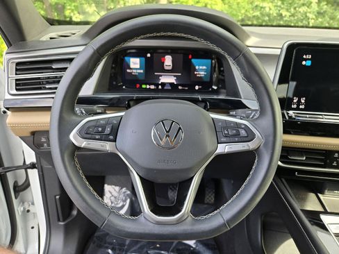 Used 2024 Volkswagen Atlas Cross Sport SE AWD/4WD image 17