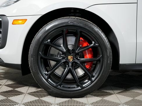 New 2026 Porsche Macan GTS image 40