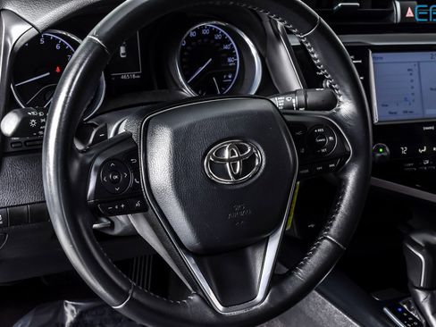 Used 2020 Toyota Camry SE image 18