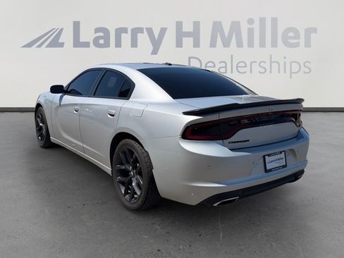 Used 2021 Dodge Charger SXT w/ Blacktop Package RWD image 3