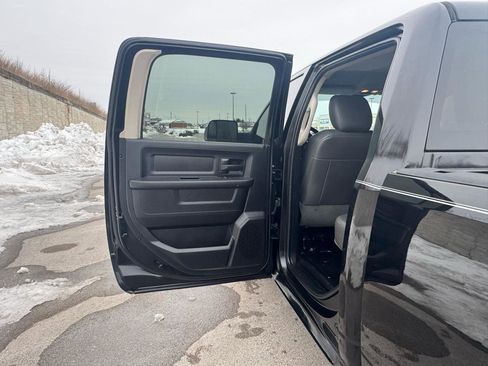 Used 2017 RAM 2500 Tradesman w/ Chrome Appearance Group image 39