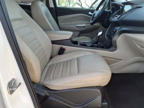 Used 2019 Ford Escape SEL image 11