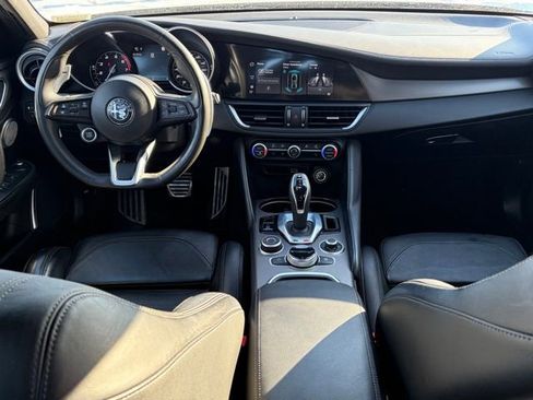 Used 2022 Alfa Romeo Giulia Veloce image 44