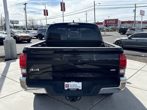 Used 2019 Toyota Tacoma SR5 AWD/4WD image 4