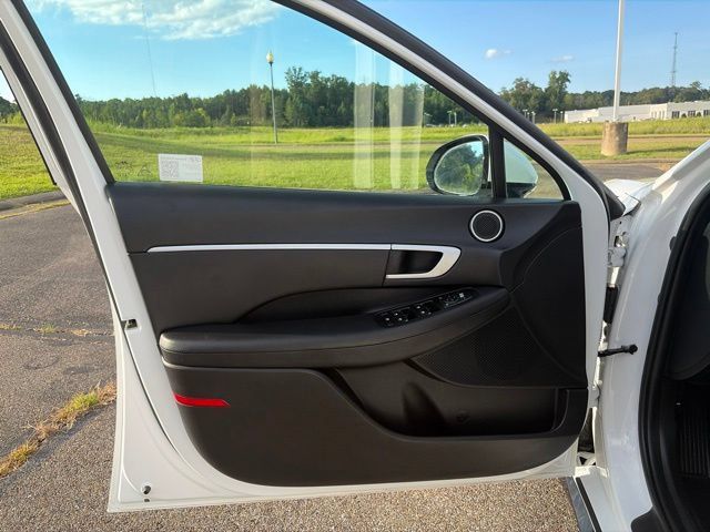 Used 2025 Hyundai Sonata SEL FWD image 14