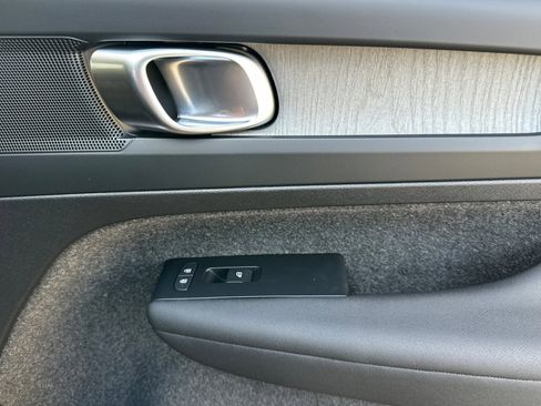 New 2026 Volvo XC40 B5 Plus w/ Protection Package Premier image 19