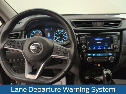 Used 2020 Nissan Rogue SV image 24