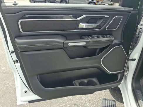 Used 2022 RAM 1500 Laramie AWD/4WD image 12