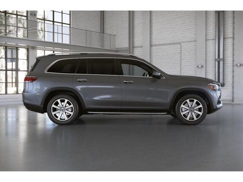 Used 2023 Mercedes-Benz GLS 450 4MATIC image 2