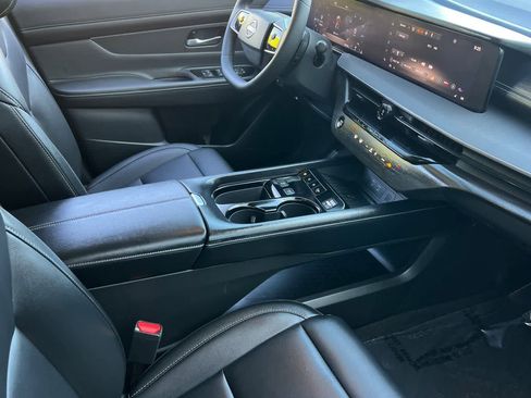 Certified 2025 Nissan Murano SV image 18