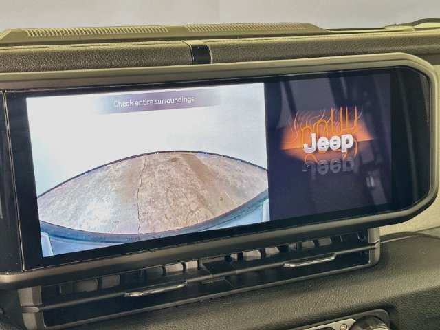 Used 2024 Jeep Wrangler Unlimited w/ Convenience Group AWD/4WD image 17