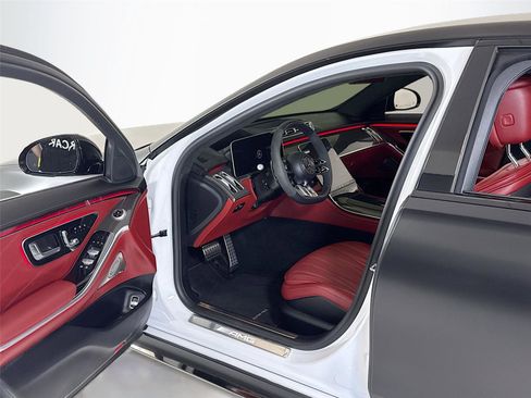 Used 2025 Mercedes-Benz S 63 AMG S image 12