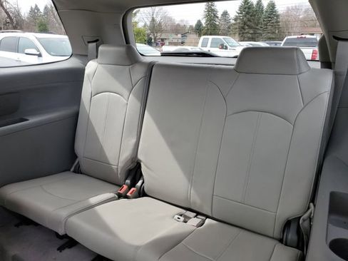 Used 2016 GMC Acadia SLT w/ Premium Edition image 32