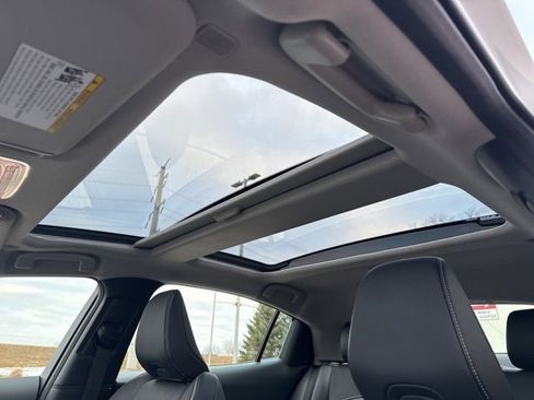 Used 2025 Toyota Prius XLE image 23