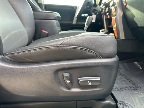 Used 2019 Toyota 4Runner SR5 Premium AWD/4WD image 33