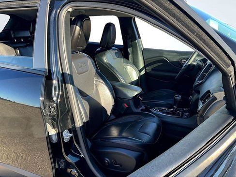 Used 2023 Jeep Cherokee Altitude Lux image 7