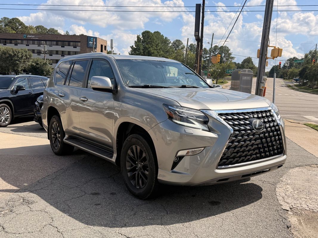 Used 2021 Lexus GX 460 Premium w/ Premium Package AWD/4WD image 2