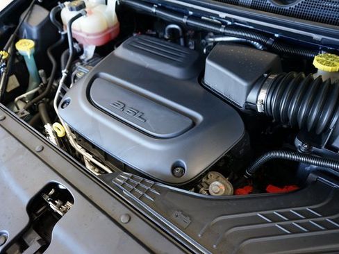 Used 2022 Chrysler Pacifica Touring-L image 50