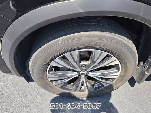 Used 2023 Nissan Rogue SV FWD image 8