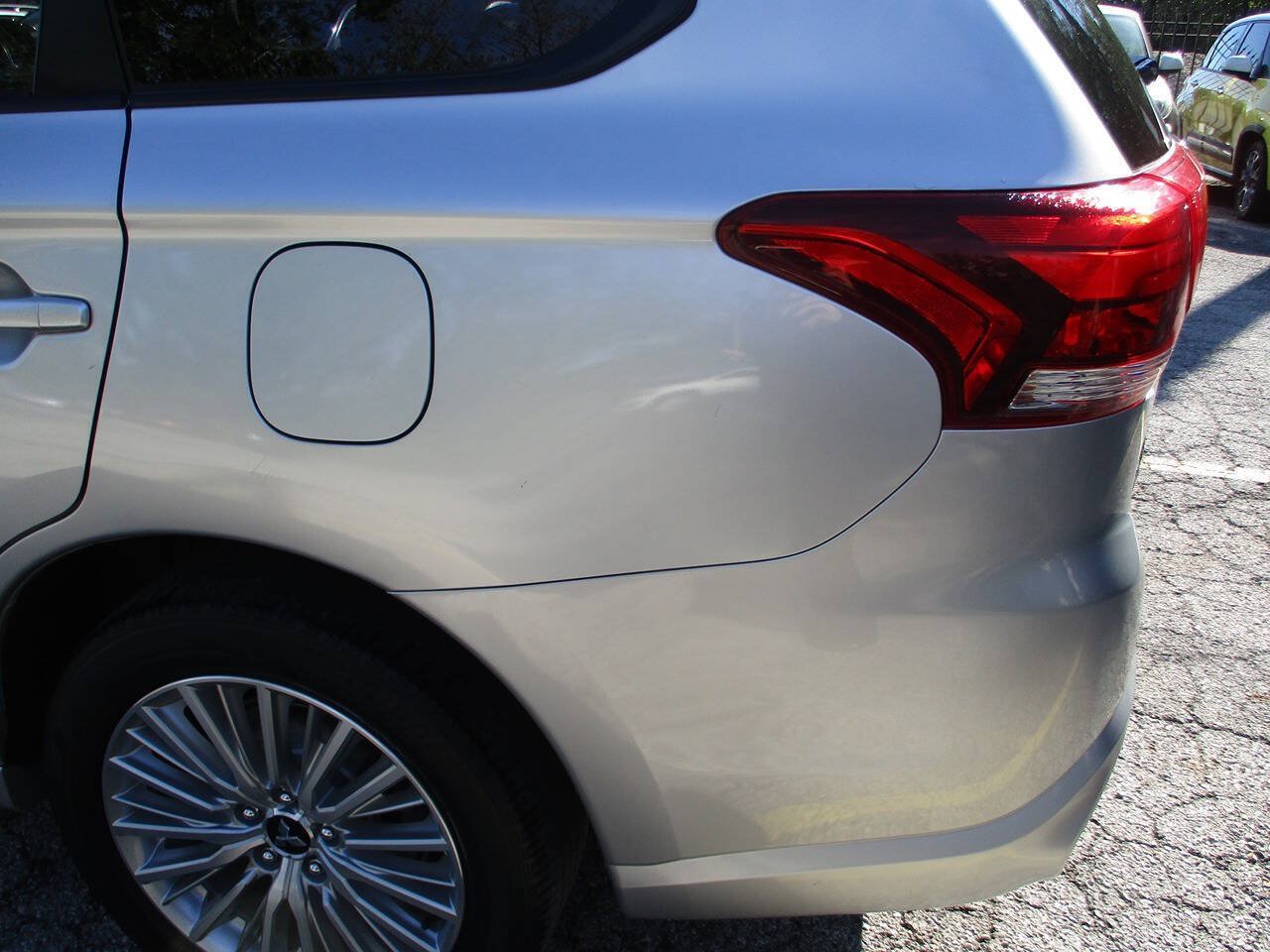 Used 2019 Mitsubishi Outlander SEL AWD/4WD image 15