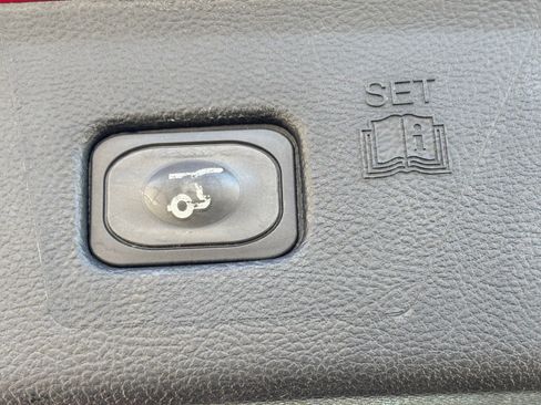 Used 2021 Ford Edge SEL w/ Convenience Package AWD/4WD image 11