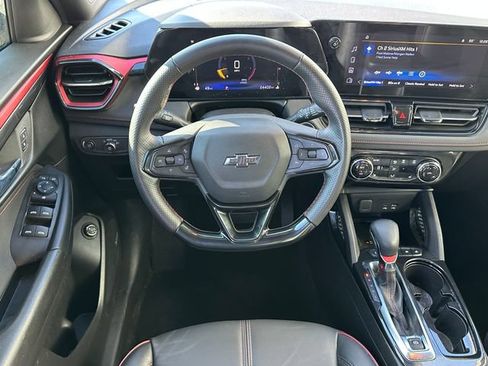 Used 2025 Chevrolet TrailBlazer RS w/ Convenience Package FWD image 13