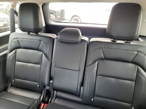 New 2026 Lincoln Navigator L Reserve AWD/4WD image 17