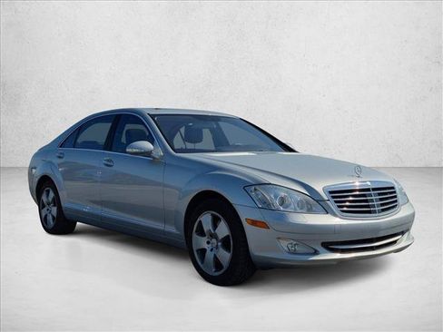 Used 2007 Mercedes-Benz S 550 4MATIC image 3