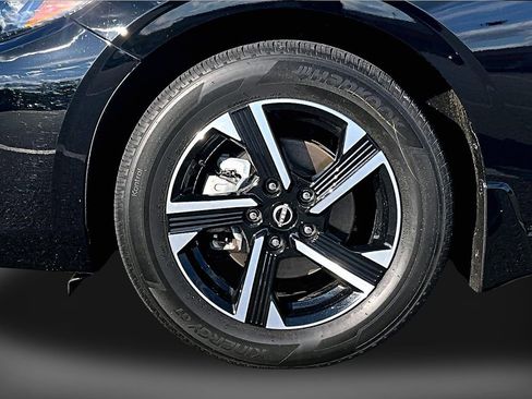 Used 2024 Nissan Sentra SV w/ All-Weather Package FWD image 8