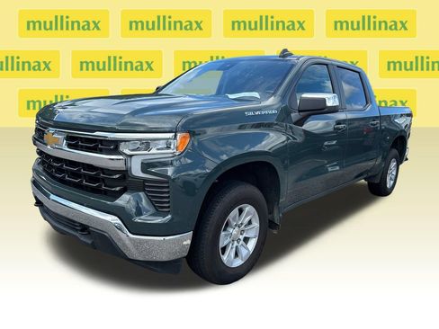 Used 2025 Chevrolet Silverado 1500 LT AWD/4WD image 6