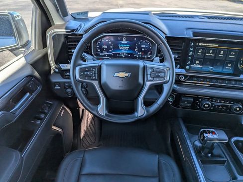 Used 2025 Chevrolet Silverado 1500 LTZ AWD/4WD image 17