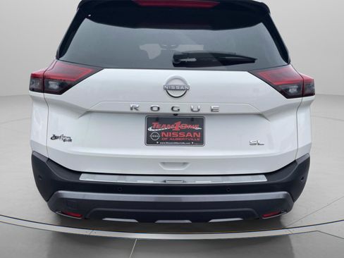Used 2023 Nissan Rogue SL w/ SL Premium Package image 6