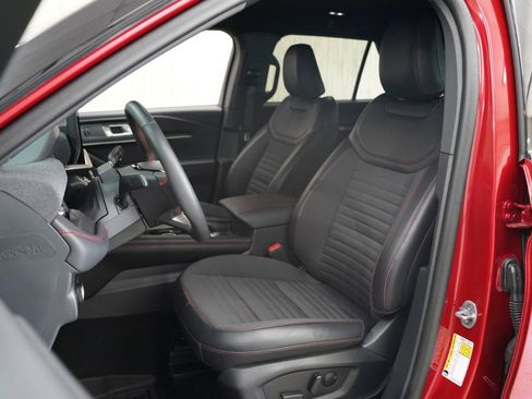 Used 2026 Ford Explorer ST-Line w/ ST-Line Street Pack RWD image 26