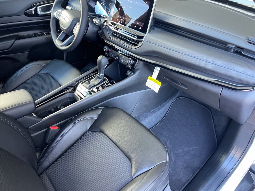 New 2026 Jeep Compass Latitude AWD/4WD image 14