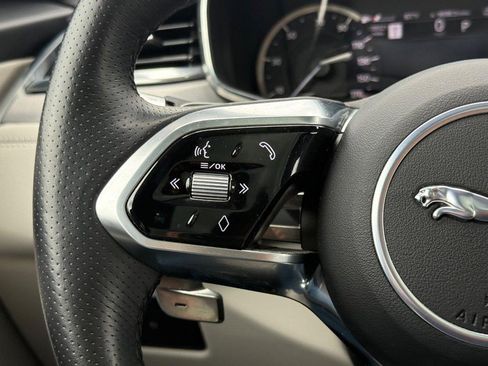 Used 2023 Jaguar F-PACE R-Dynamic S AWD/4WD image 18