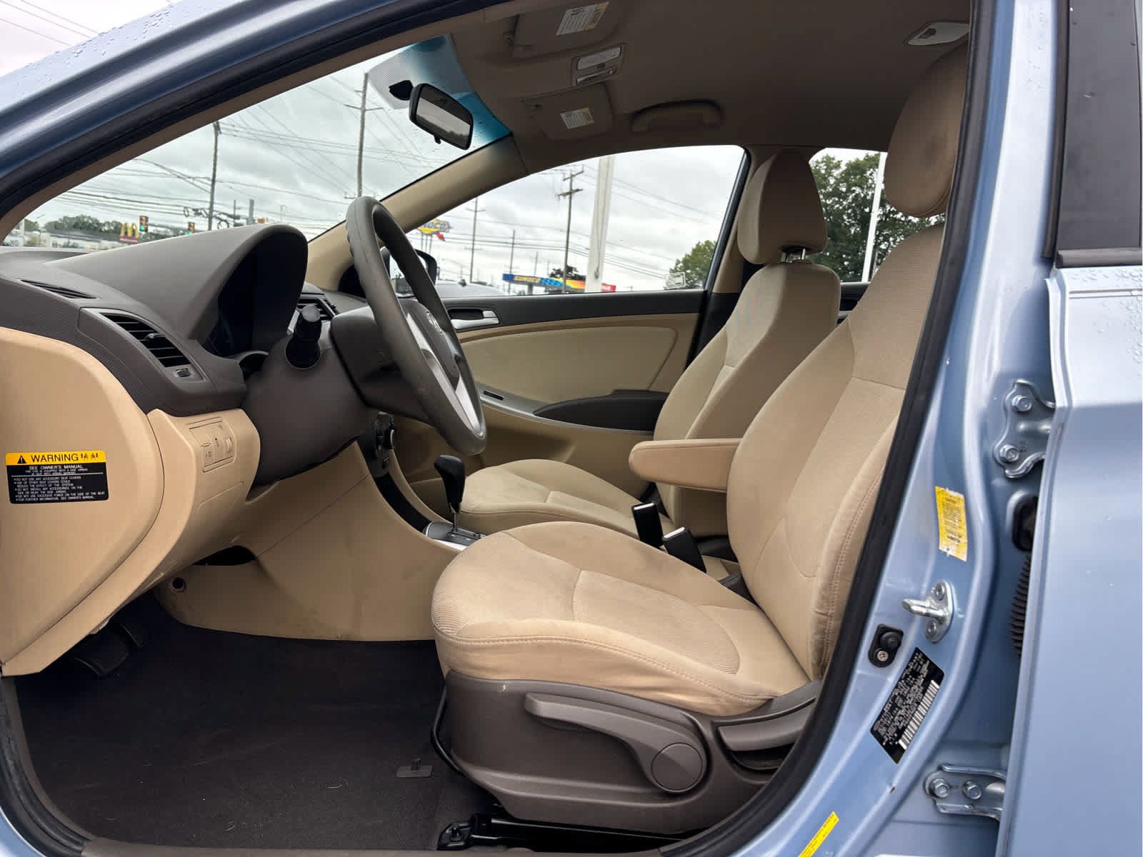 Used 2012 Hyundai Accent GLS FWD image 8