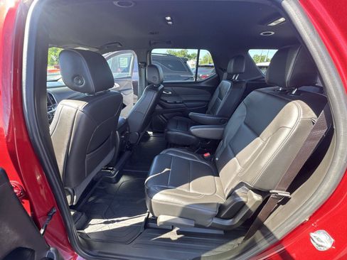 Certified 2023 Chevrolet Traverse LT w/ LPO, Floor Liner Package FWD image 10