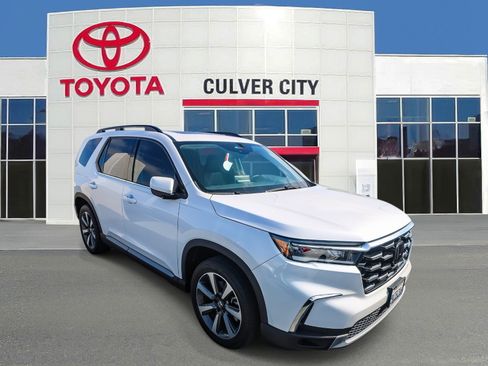 Used 2024 Honda Pilot Elite image 1