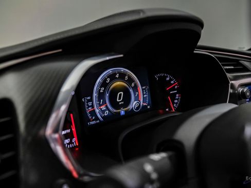 Used 2015 Chevrolet Corvette Z06 w/ 3LZ Preferred Equipment Group image 42