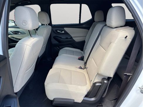Used 2023 Chevrolet Traverse LS FWD image 34