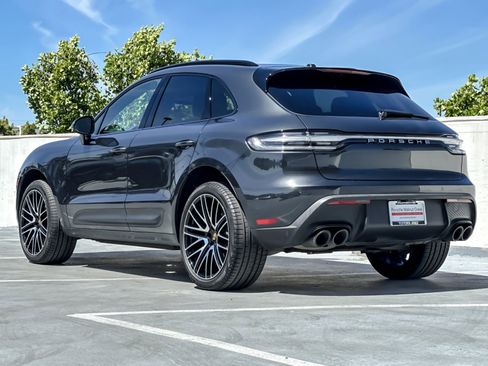 Used 2026 Porsche Macan AWD/4WD image 3
