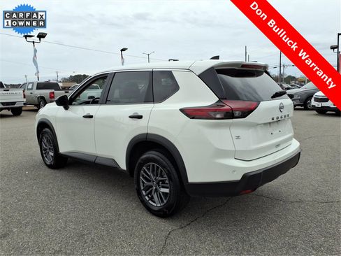 Used 2024 Nissan Rogue S image 3