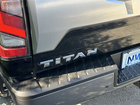 Used 2021 Nissan Titan Platinum Reserve w/ Moonroof Package AWD/4WD image 32