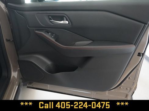 Used 2025 Nissan Rogue SV AWD/4WD image 21